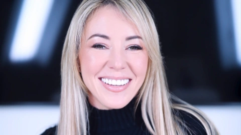 Anal & Oral: Ashley Tee Devours a Huge Cock